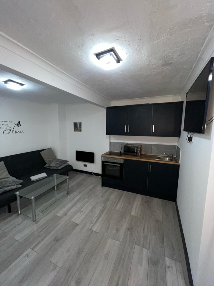 1 Bed Flat, Lever Street, EC1V photo 2