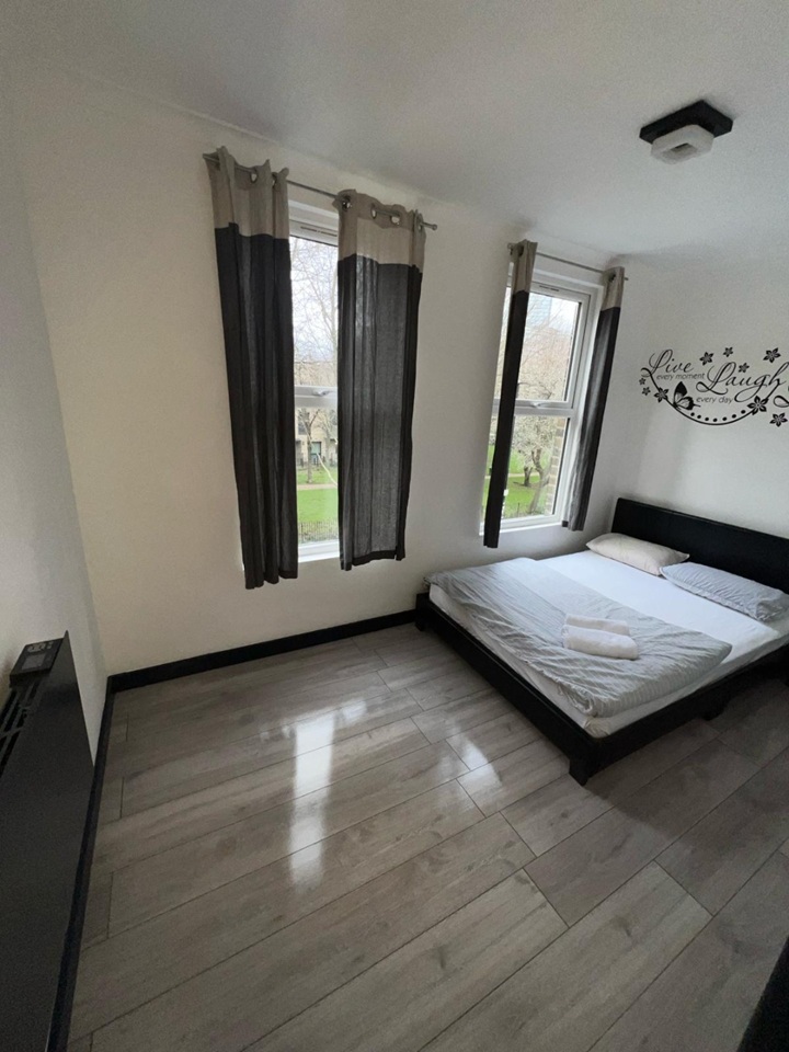 1 Bed Flat, Lever Street, EC1V