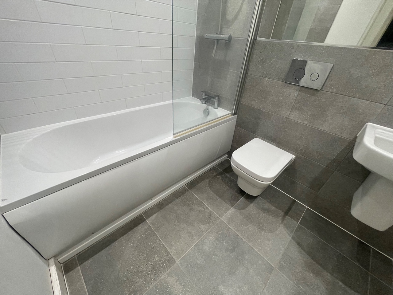 1 Bed Flat, Treasure House, B1 photo 4
