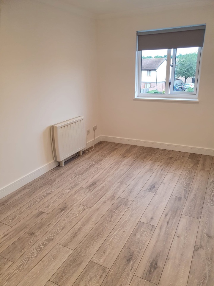 2 Bed Flat, Eldridge Close, OX14 photo 2