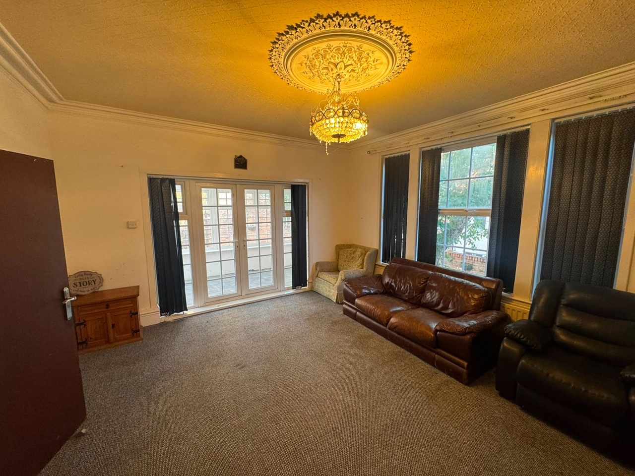 6 Bed Detached House, Thurgarton St, NG2 photo 2