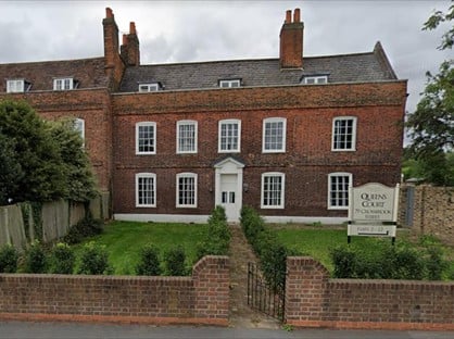 2 Bed Flat, Queens Court, EN8