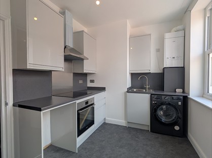 1 Bed Flat, Woodcote Road, SM6