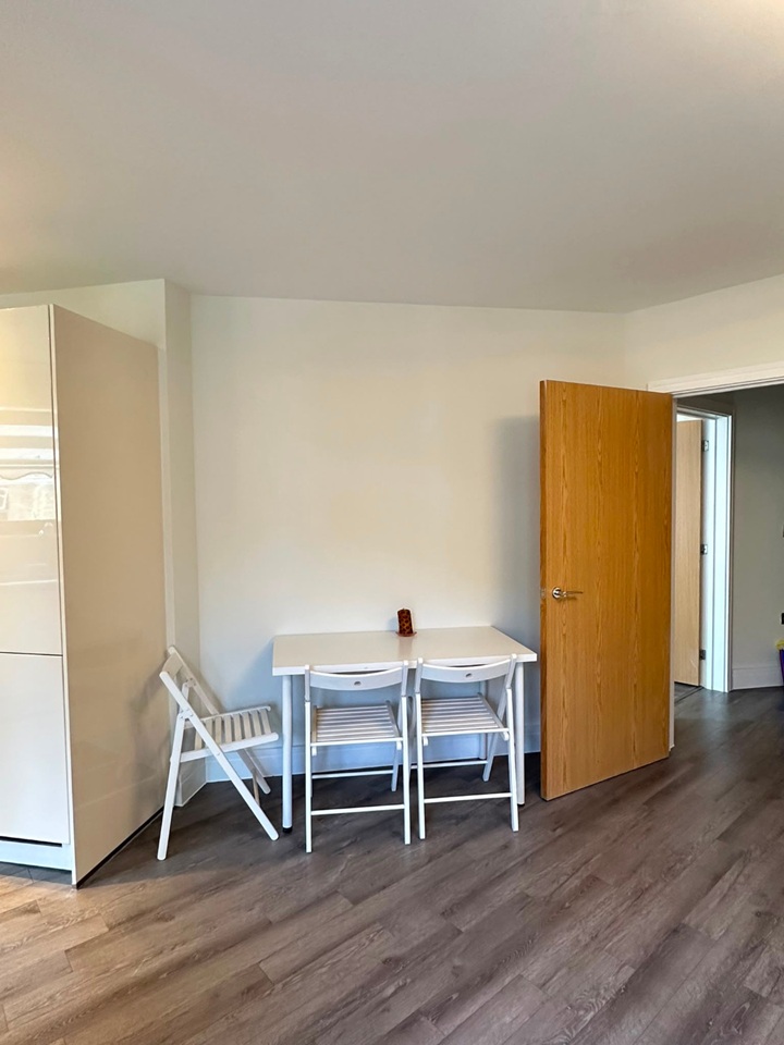 1 Bed Flat, Boleyn Road, N16 photo 4