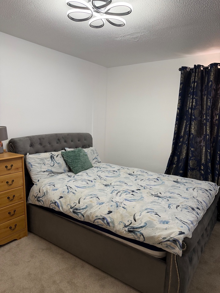 Room in a Shared House, Westray Crescent, M5