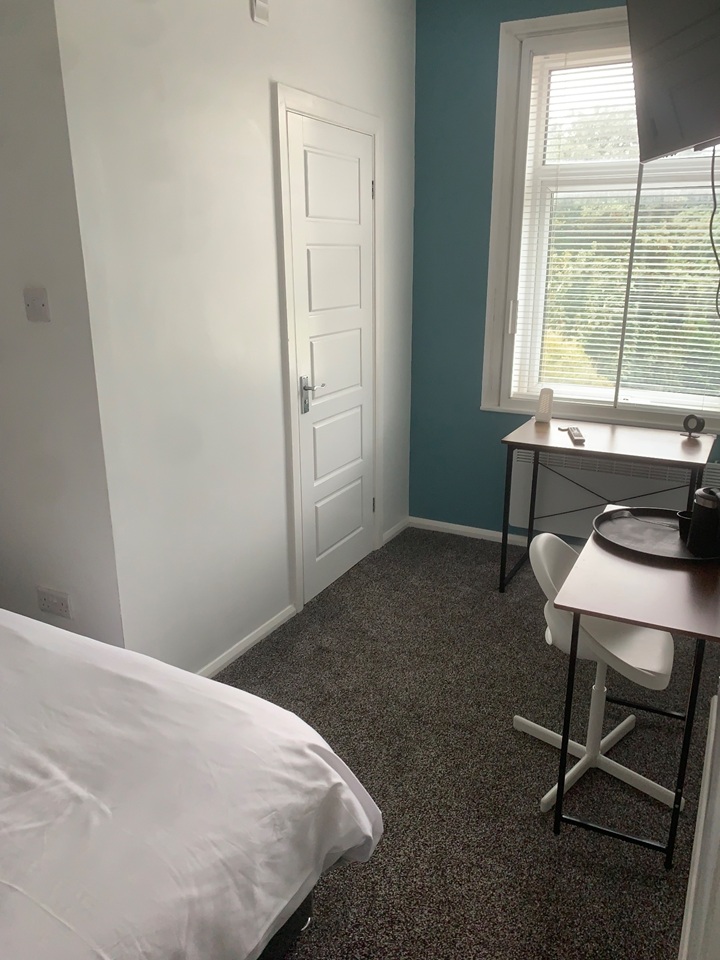 4 Bed End Terrace, Low Lane, LS18 photo 3