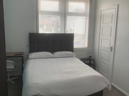 4 Bed End Terrace, Low Lane, LS18