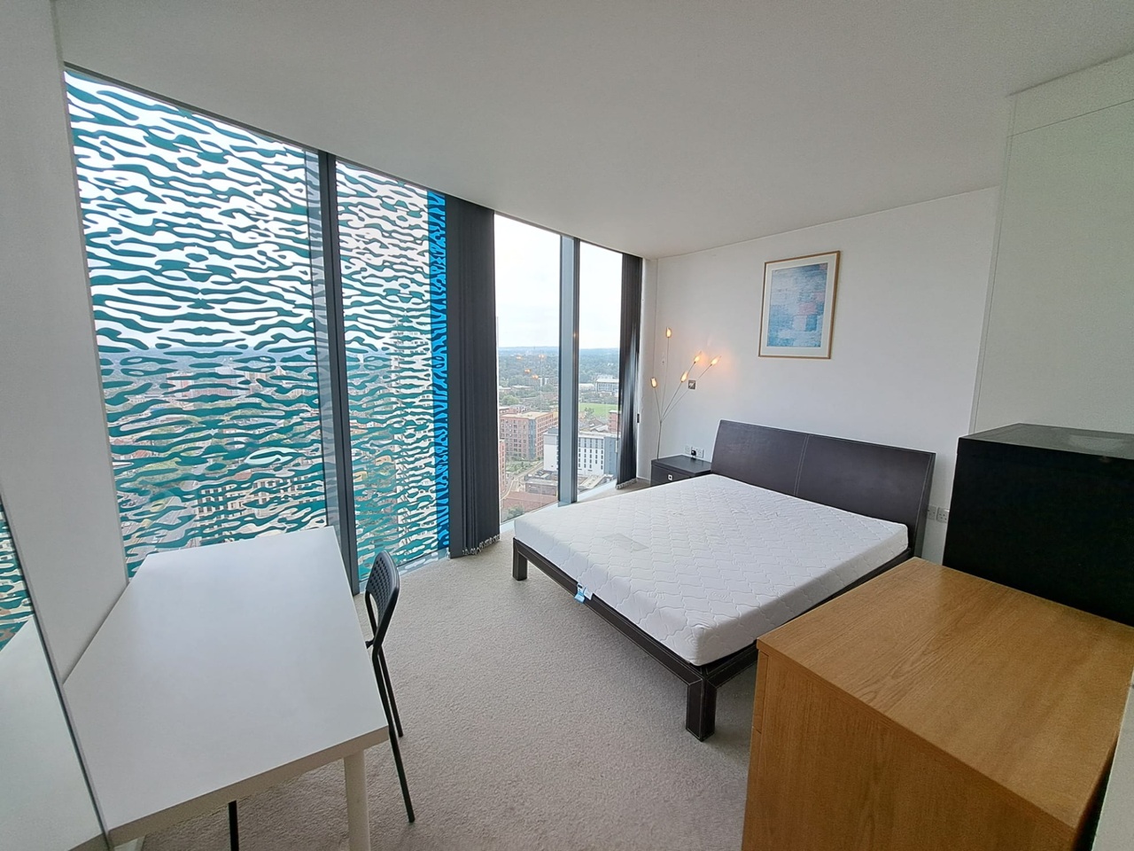 2 Bed Flat, Southside, B5 photo 5