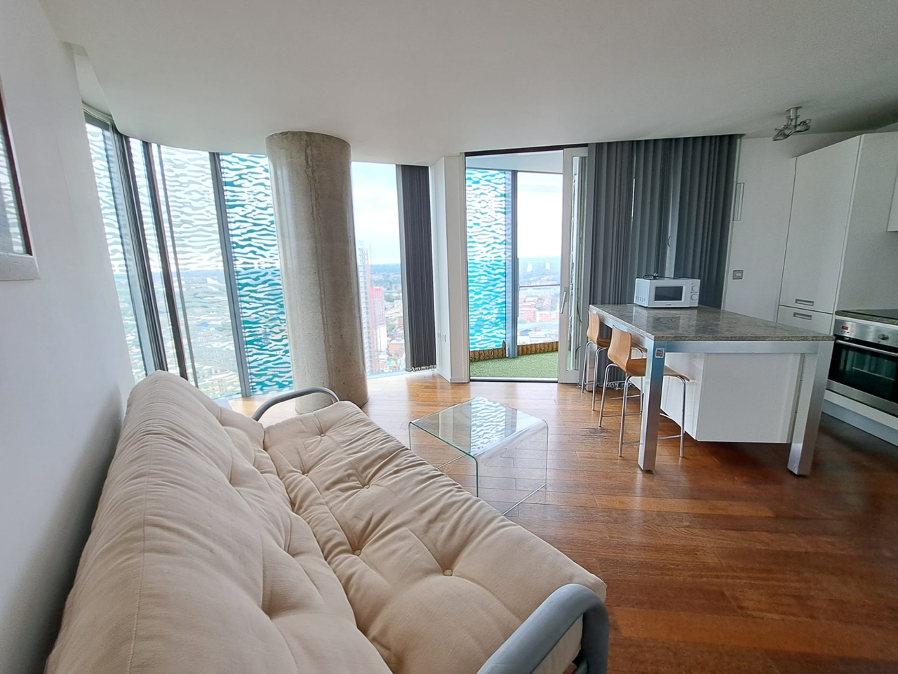 2 Bed Flat, Southside, B5 photo 4