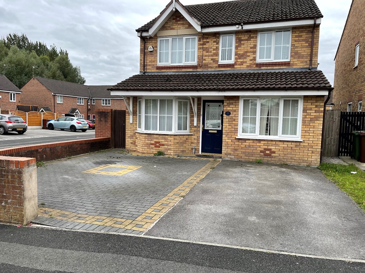 Room in a Shared House, Sandybrook Drive, M9