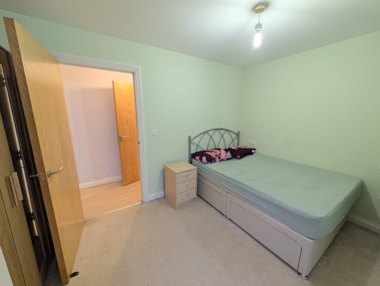 2 Bed Flat, Watkin Road, LE2 photo 4