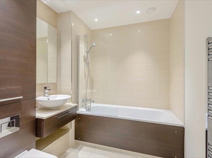 Room in a Shared Flat, Priory Road, E6