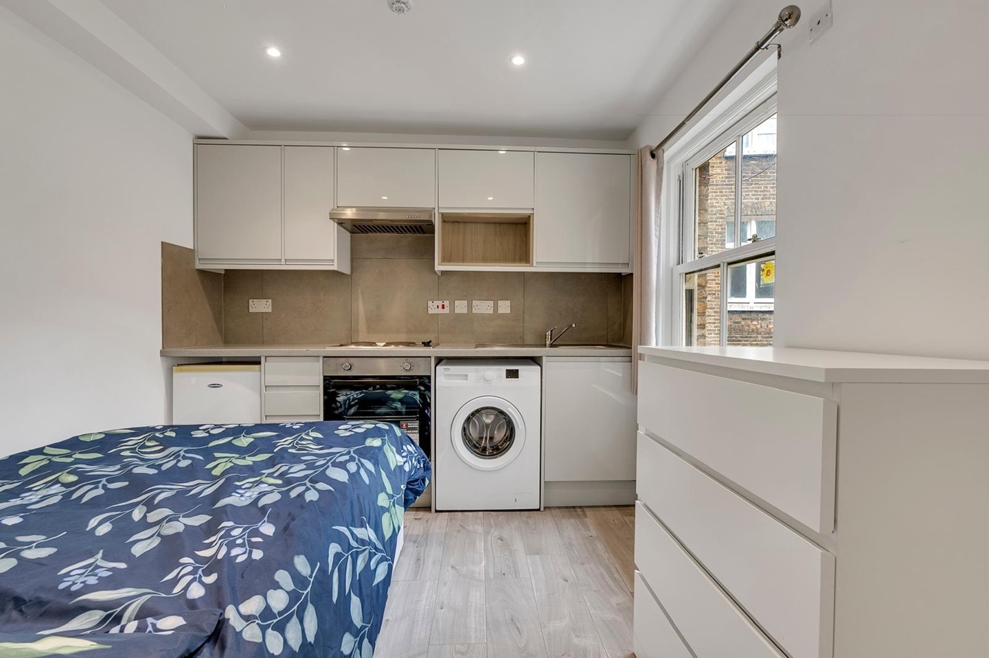 Studio Flat, Edgware Road, W2