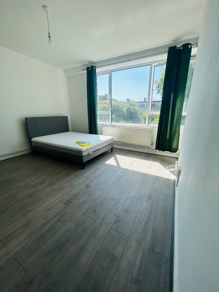 4 Bed Flat, Inwood Court, NW1