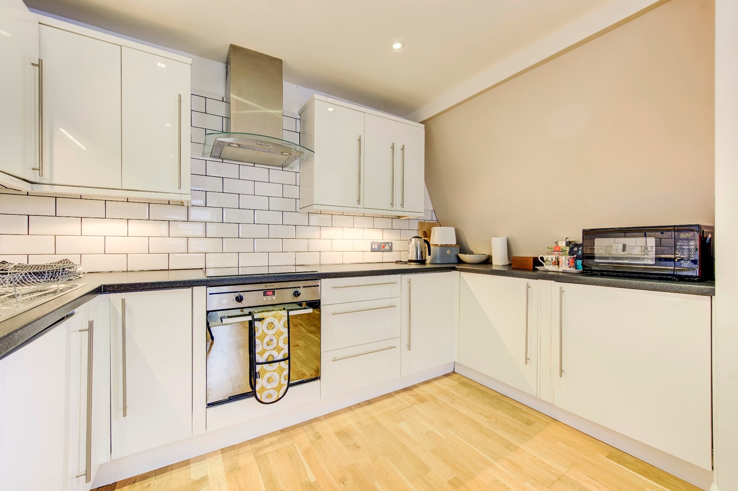 1 Bed Flat, Brixton Road, SW9 photo 3