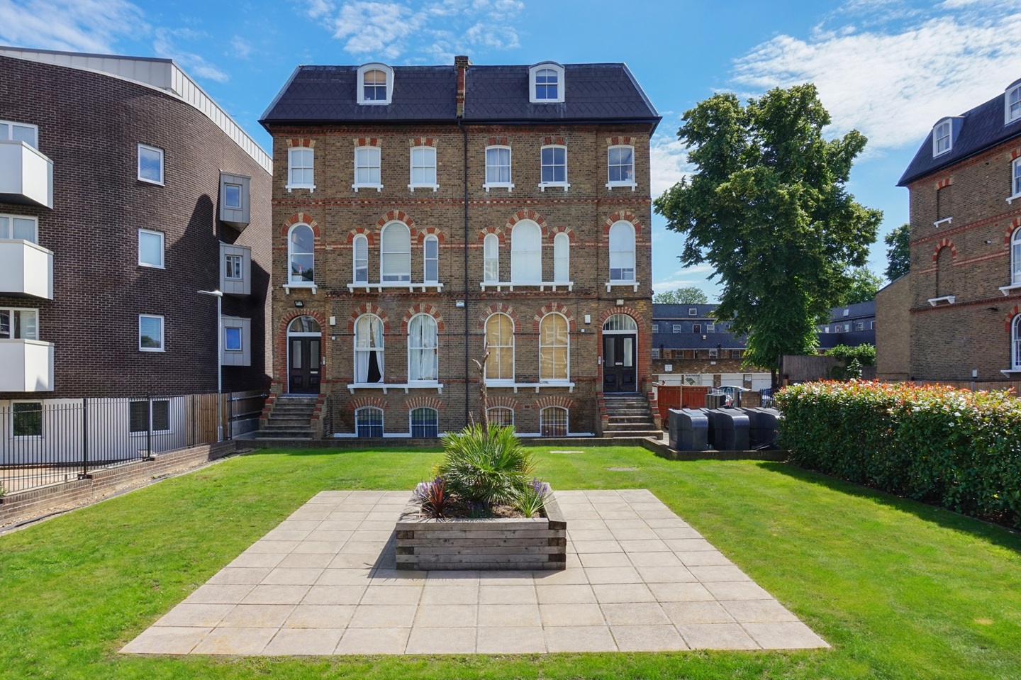 1 Bed Flat, Brixton Road, SW9