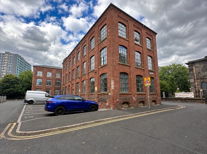 2 Bed Flat, Mac Court, SK1