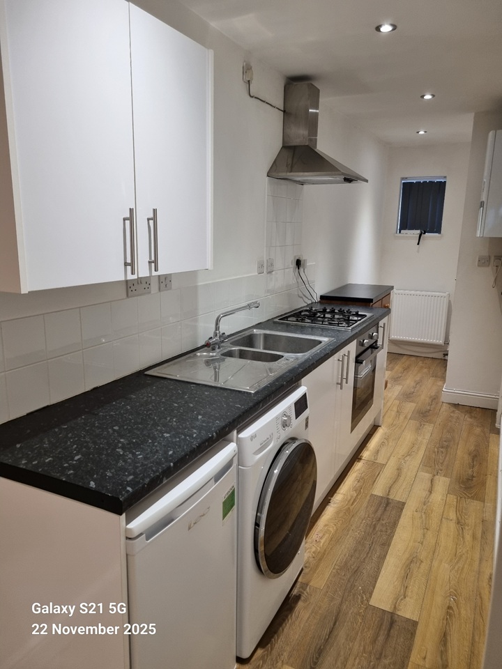 Studio Flat, Queen Ediths Way, CB1 photo 4
