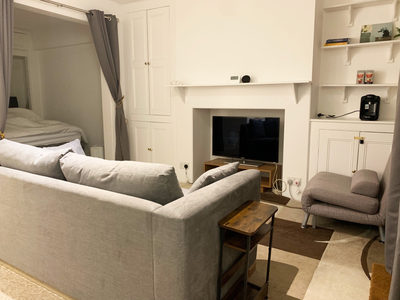 Studio Flat, Westmoreland Terrace, SW1V photo 3