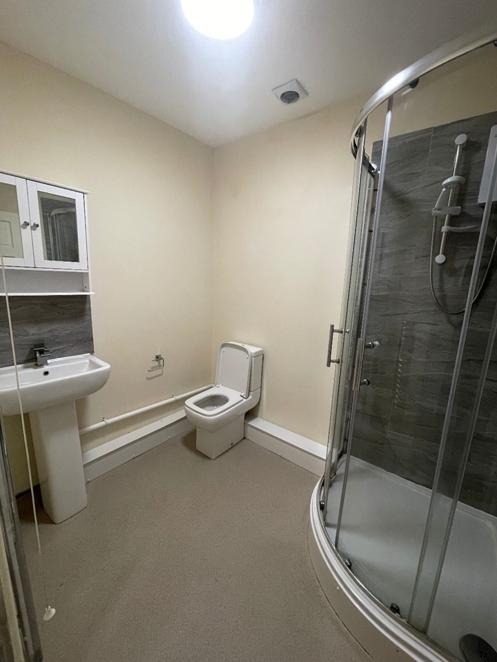 1 Bed Flat, Roundhay Road, LS8 photo 5