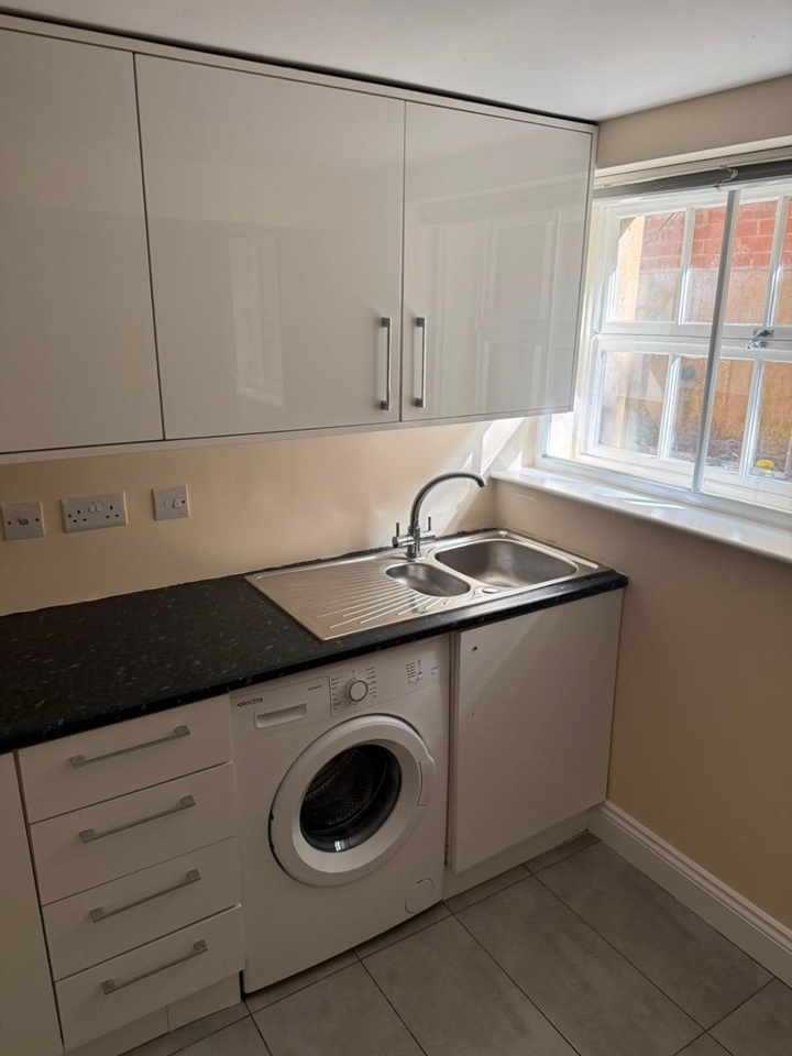 1 Bed Flat, Princess Road West, LE1 photo 5