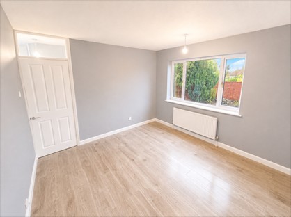 1 Bed Flat, High St, WD6