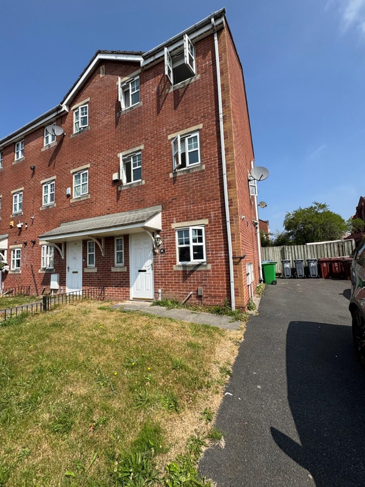 Room in a Shared House, Moston Lane, M9