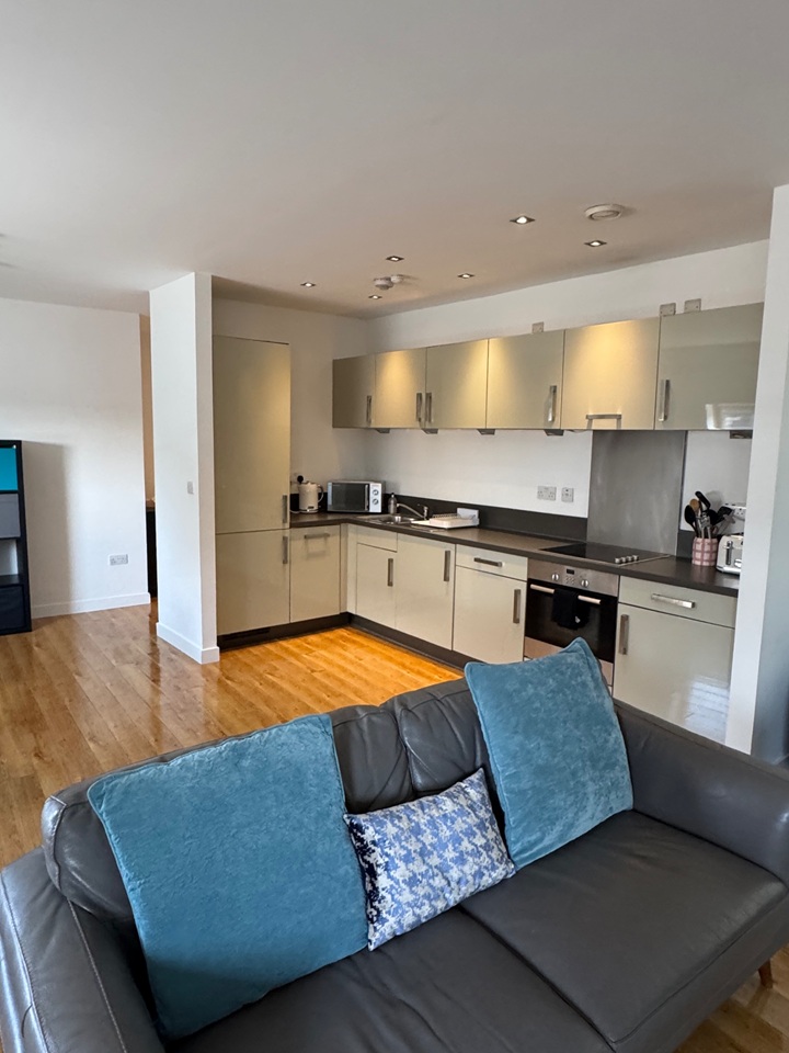 3 Bed Flat, Mitchell Street, G1 photo 4
