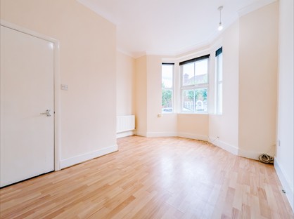 1 Bed Flat, Fernham Road, CR7