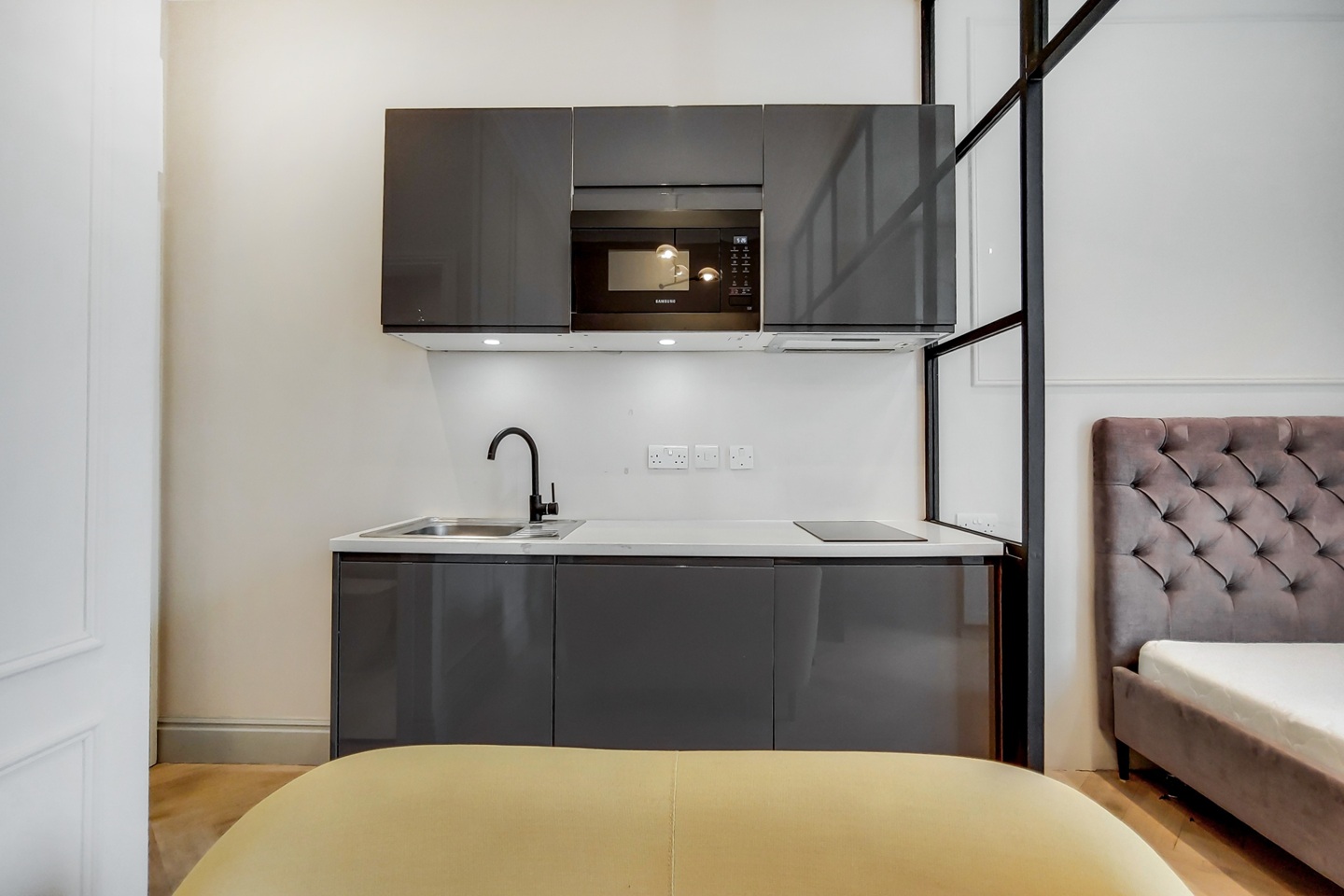 Studio Flat, Westbourne Terrace, W2 photo 2
