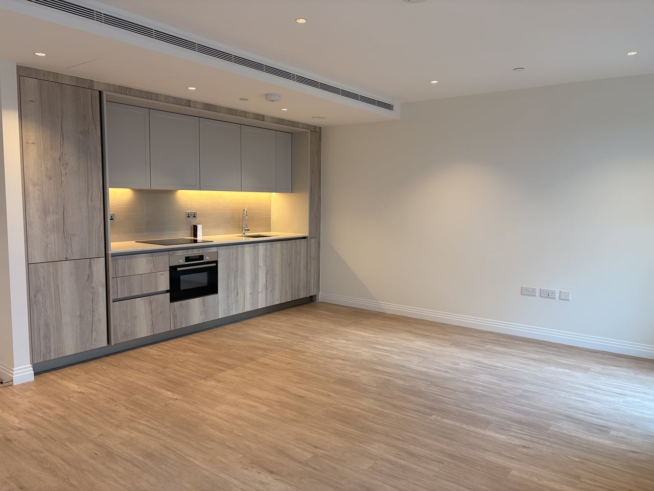 1 Bed Flat, Gasholder Place, SE11 photo 3