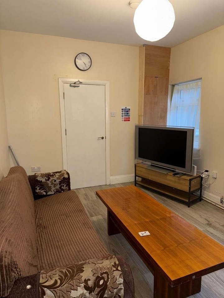 Room in a Shared House, Summer Croft, B19 photo 4