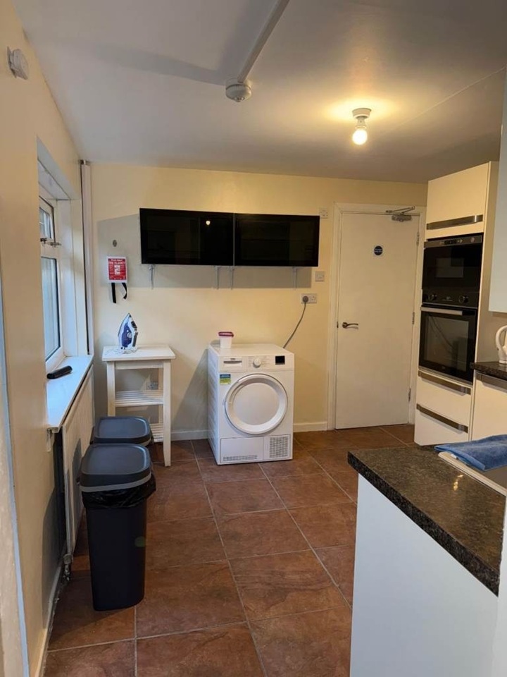 Room in a Shared House, Summer Croft, B19 photo 5