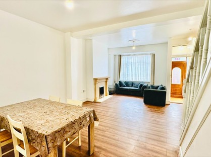 3 Bed Terraced House, Sutton Court Road, E13