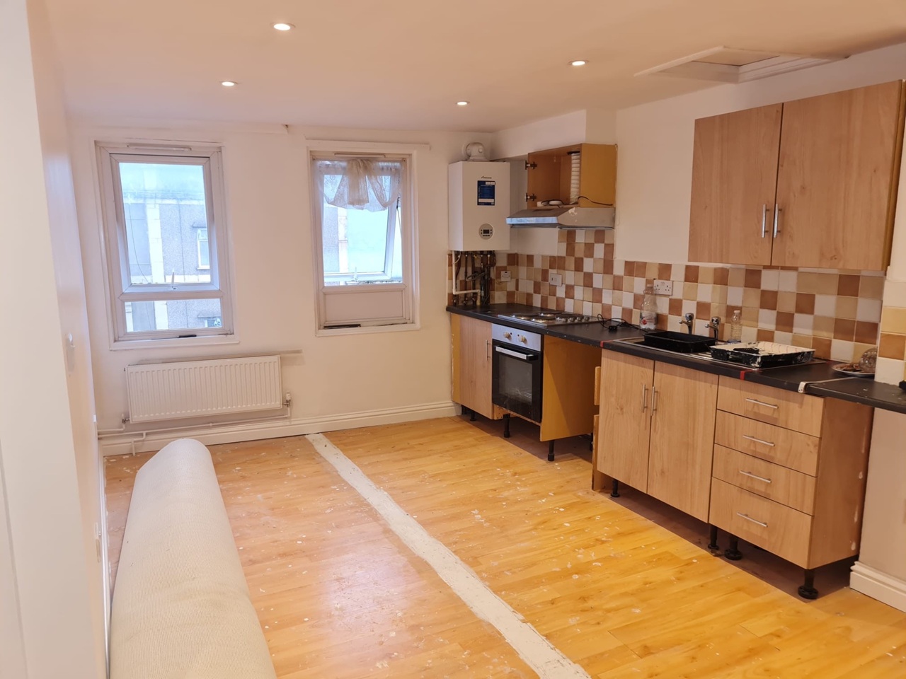 2 Bed Flat, Church Road, BS5 photo 2