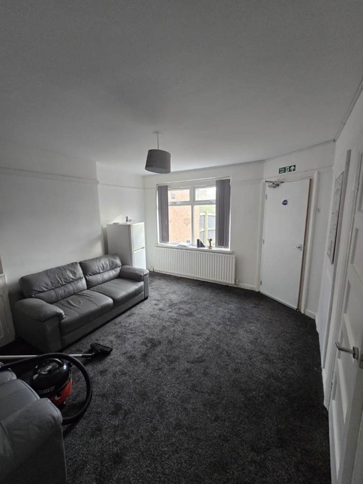 Room in a Shared House, Daisy Road, B16 photo 2
