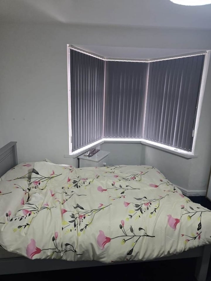 Room in a Shared House, Daisy Road, B16
