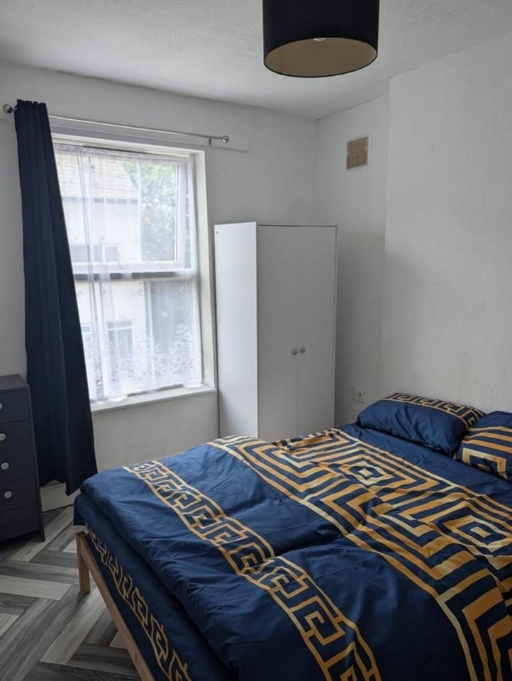 Room in a Shared House, Nigel Road, B8
