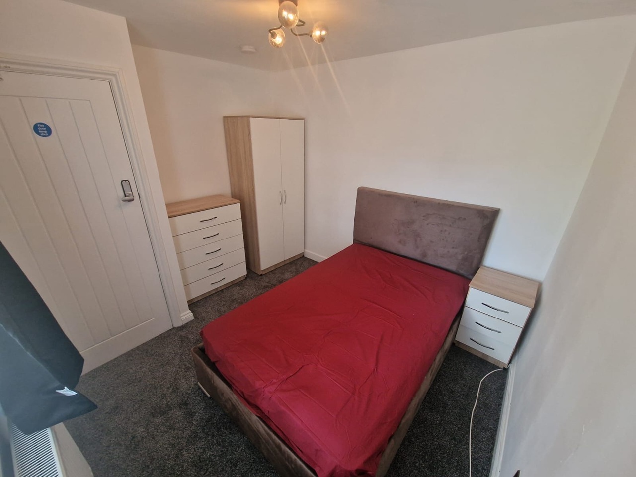 Room in a Shared House, Papyrus Way, B36 photo 3