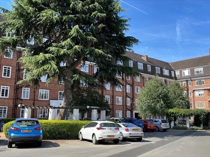 3 Bed Flat, Sutton Court Road, W4