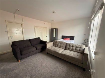 Studio Flat, Vernon St, BL1