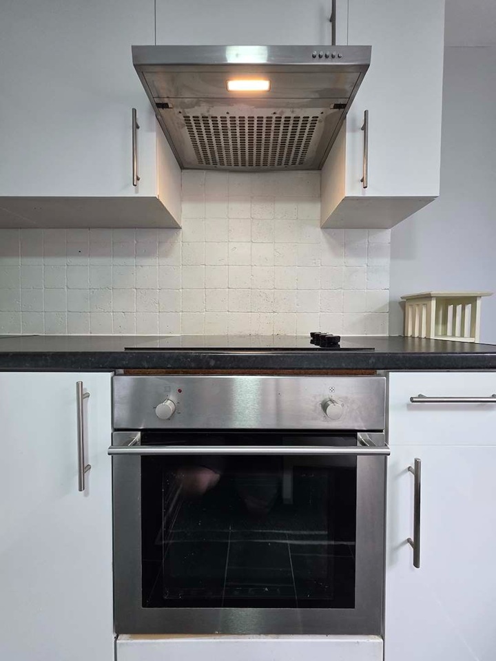 1 Bed Flat, Ruby St, CF24 photo 5