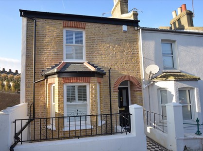 3 Bed End Terrace, Sladedale Road, SE18