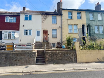 3 Bed Terraced House, Luton Road, ME4