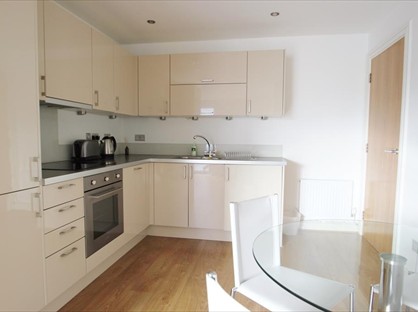 2 Bed Flat, Werner Court, E3