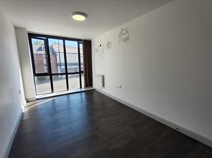 1 Bed Flat, Drake Street, OL16