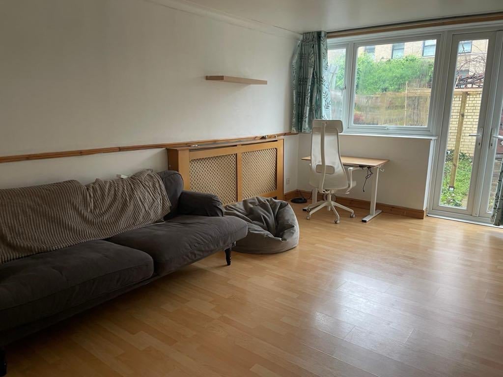Room in a Shared House, Neville Close, SE15