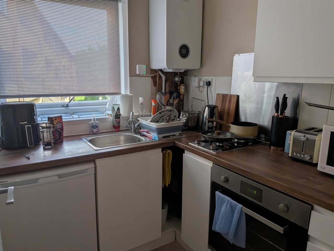 Room in a Shared Flat, New Road, L13 photo 5