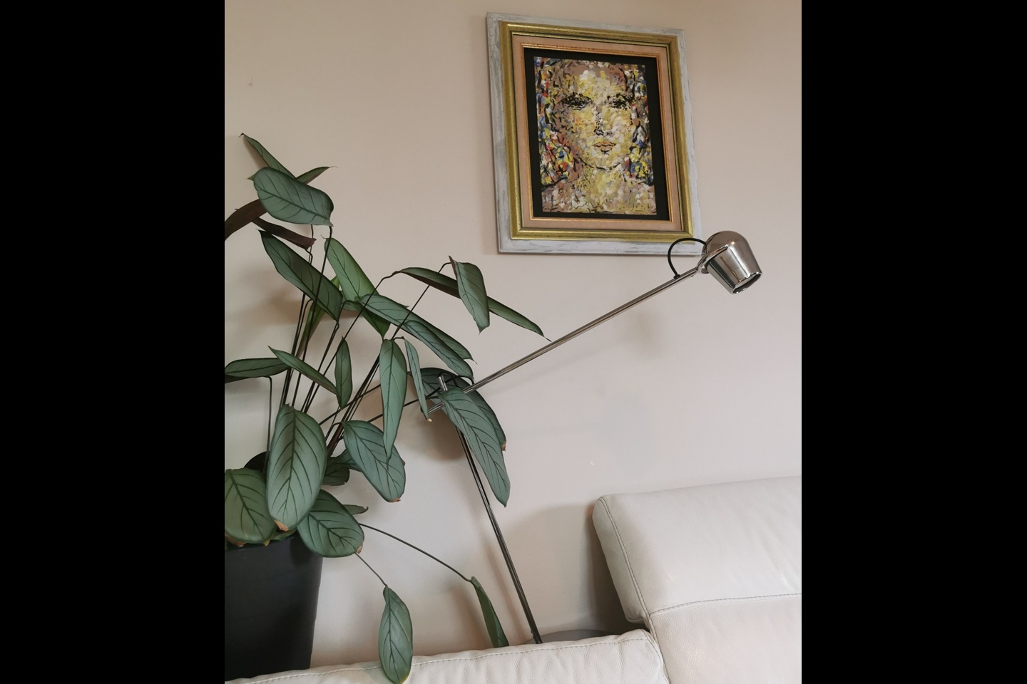 2 Bed Flat, Altolusso, CF10 photo 2
