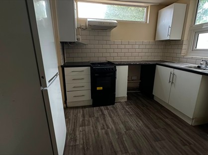 5 Bed End Terrace, Saddleworth Square, RM3